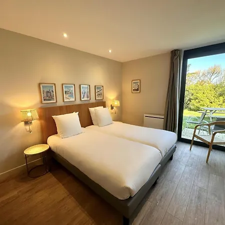 Western De La Normandie Hotel 3*